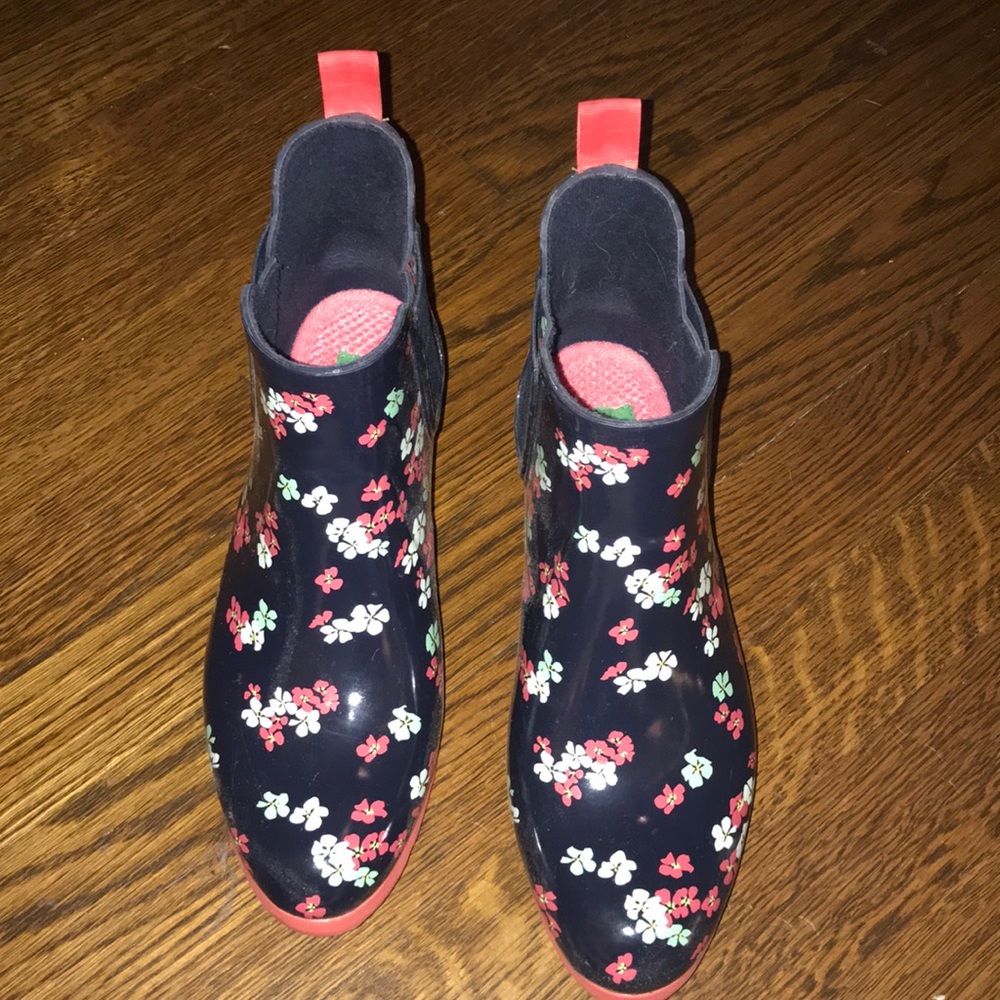 Cougar Rain Booties